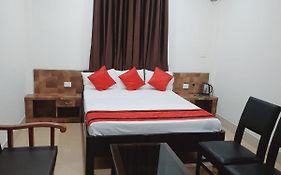 Hotel Knight Inn Airport